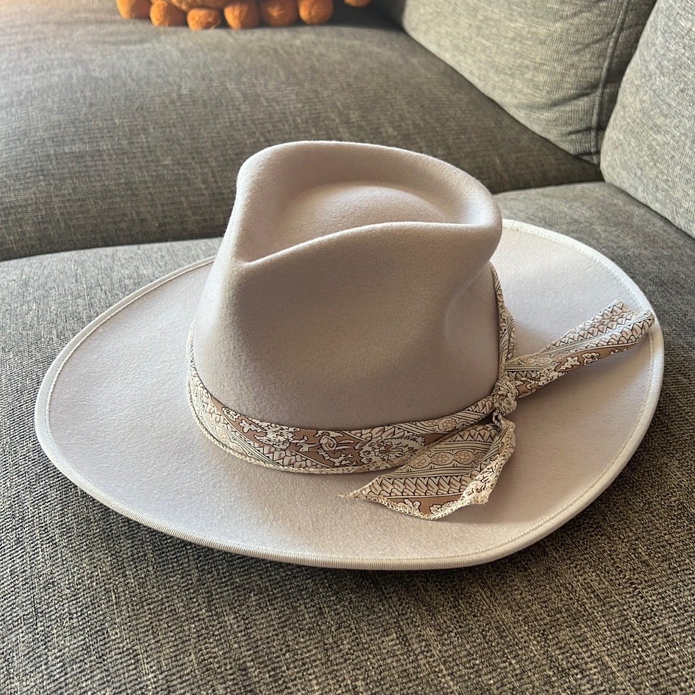NWT Anthropology Hat - OS